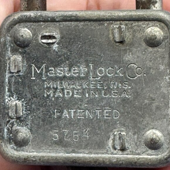 Vintage Master Lock Co. #77 Lion Head Padlock with 1 Key Works Milwaukee USA - Picture 4 of 7